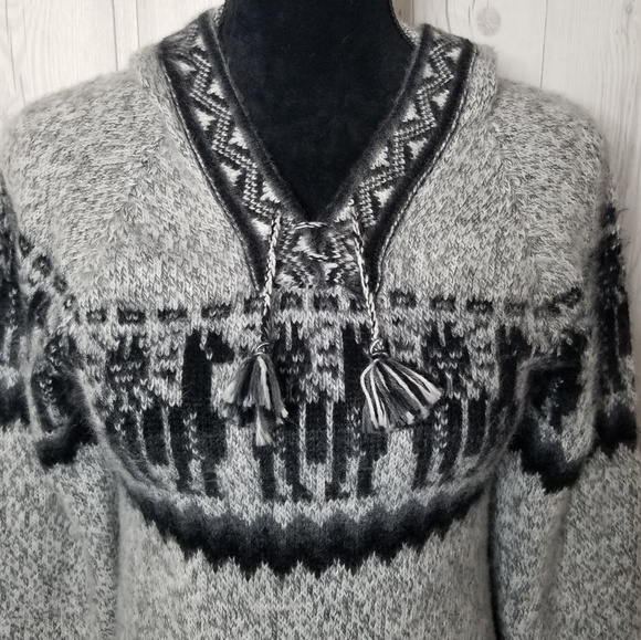 Kactus Artesanias • Hooded Alpaca Sweater - Picture 4 of 5